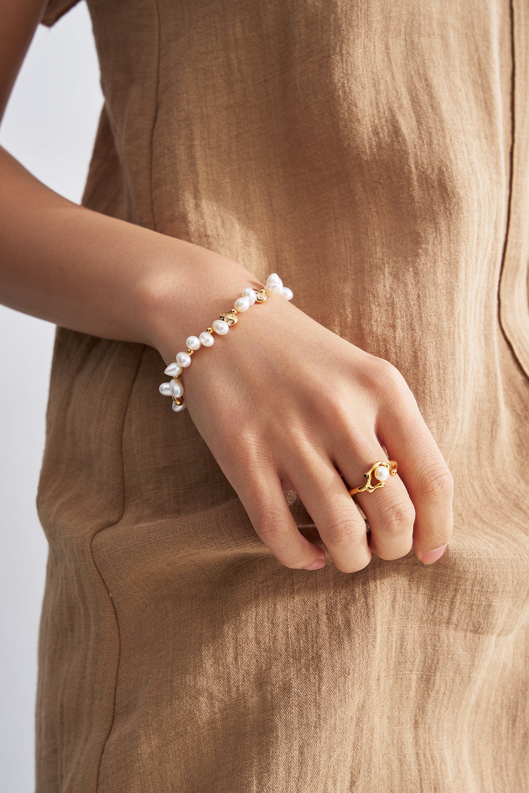 Flicker of Light Bracelet