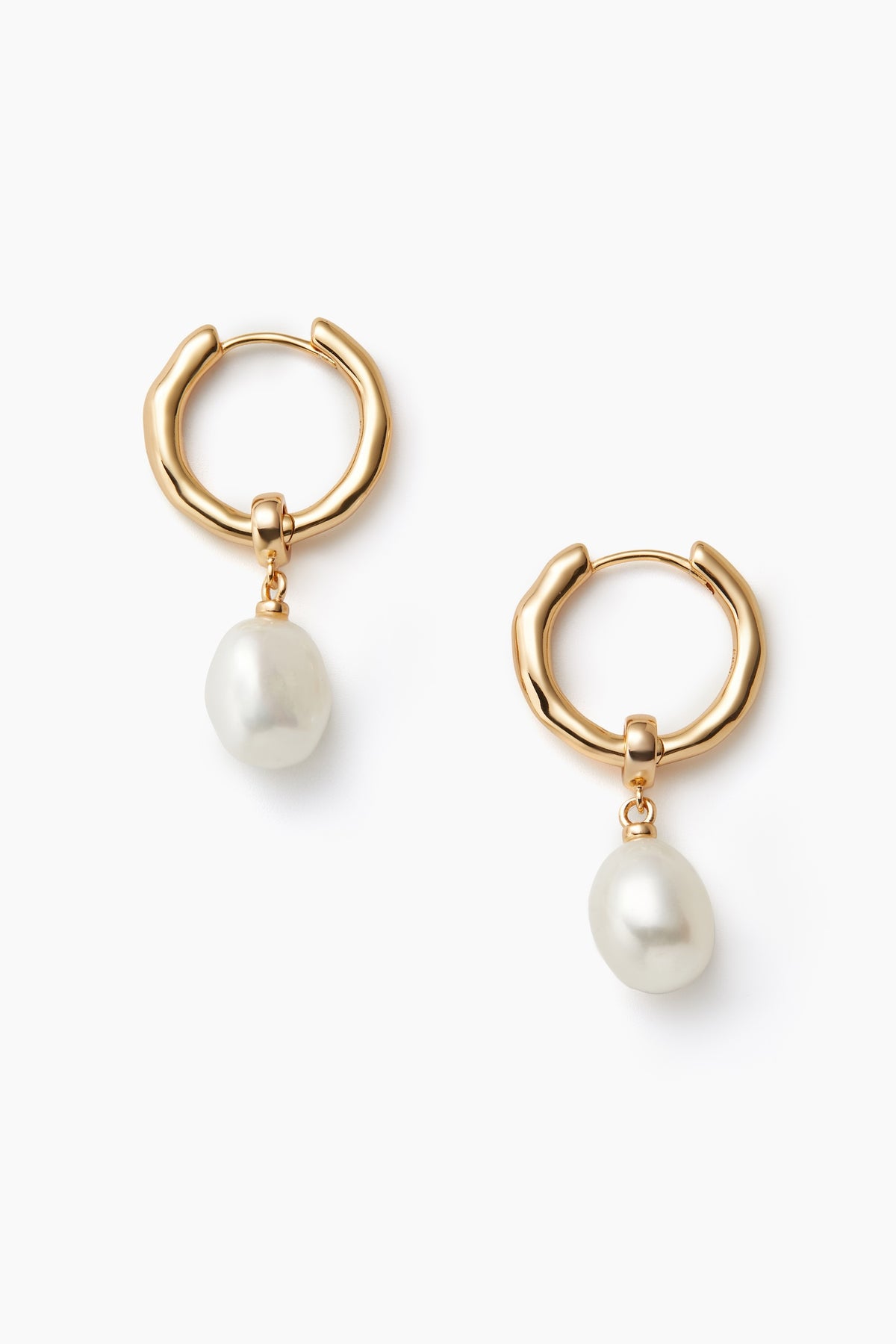 Quiet Reverie Earrings - Gold